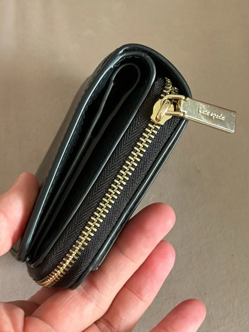 kate spade Staci Black Leather Compact Zip Wallet ✨♠️
